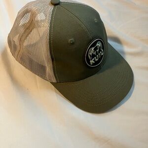 Kuiu hat. Olive green. Very good condition.